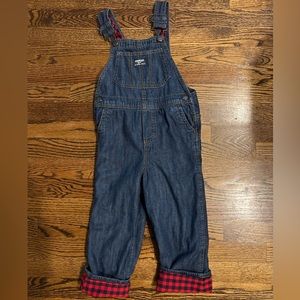 Oshkosh lined overalls 5T excellent condition , worn once 🚫sold🚫
